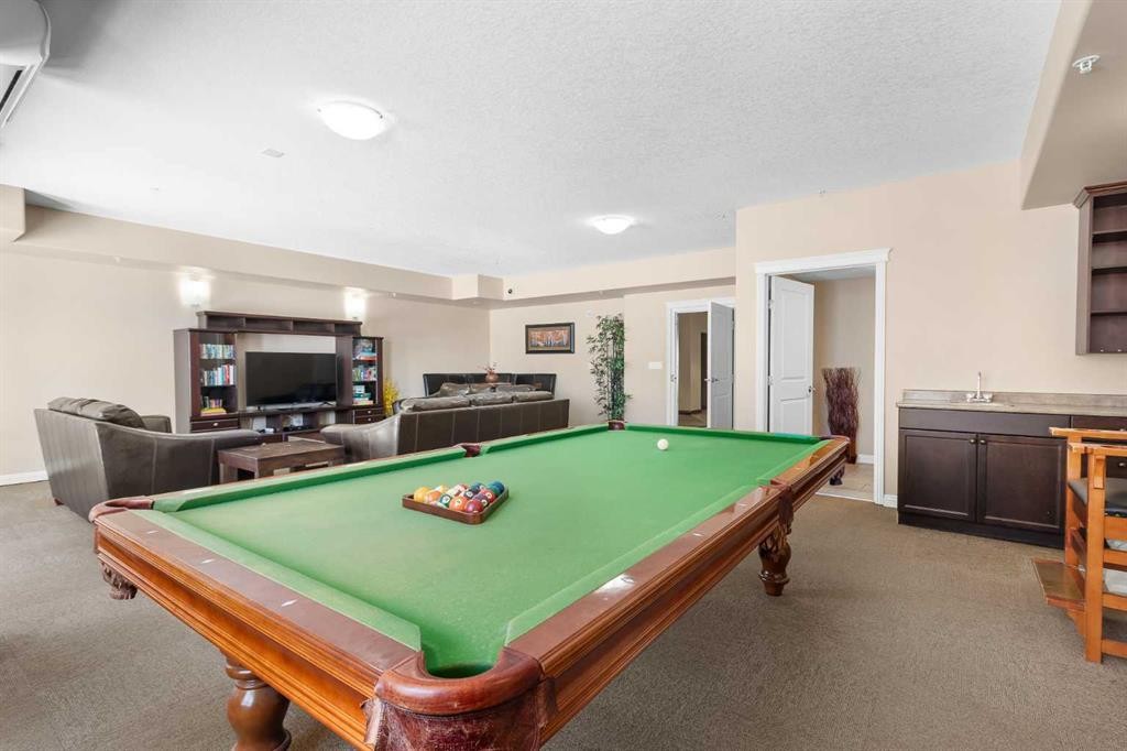 319-4102 69 Avenue, Lloydminster, AB - Indoor Photo Showing Other Room