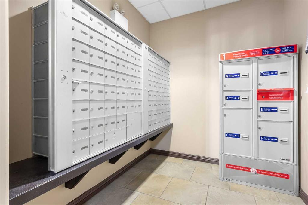 319-4102 69 Avenue, Lloydminster, AB - Indoor Photo Showing Other Room