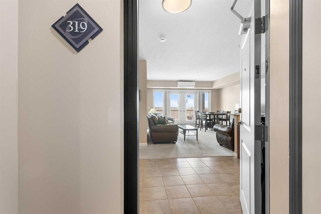 319-4102 69 Avenue, Lloydminster, AB - Indoor Photo Showing Other Room