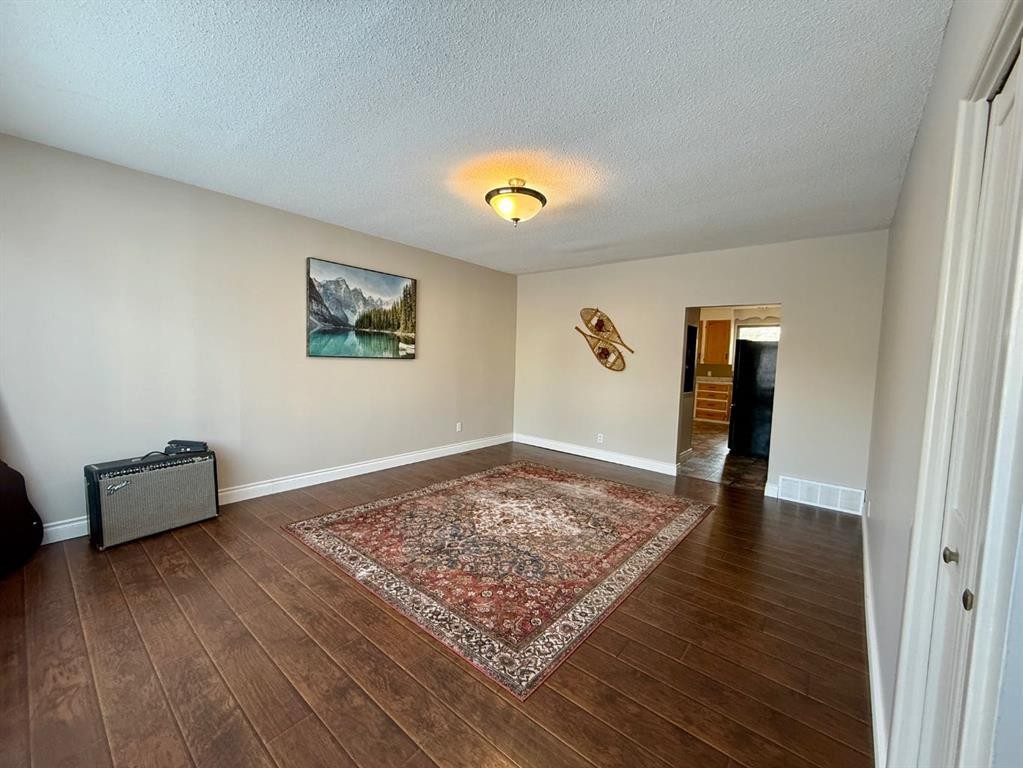 713 6 Avenue, Wainwright, AB - Indoor Photo Showing Other Room