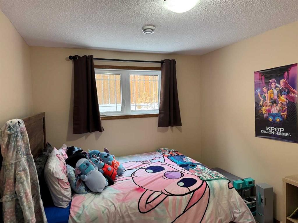 2608B 11 Avenue, Wainwright, AB - Indoor Photo Showing Bedroom