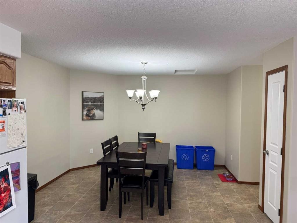 2608B 11 Avenue, Wainwright, AB - Indoor Photo Showing Dining Room