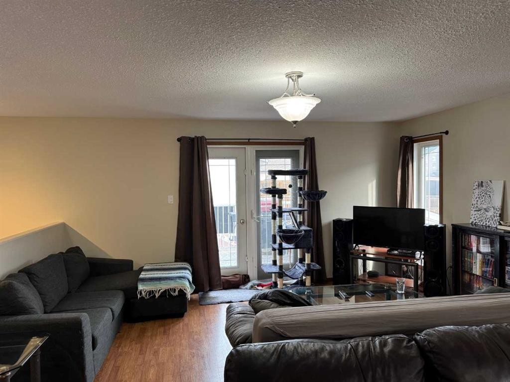 2608B 11 Avenue, Wainwright, AB - Indoor Photo Showing Living Room