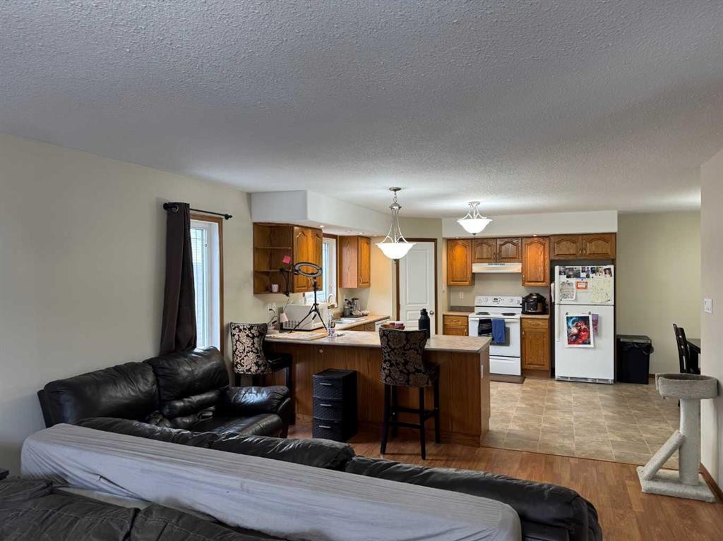 2608B 11 Avenue, Wainwright, AB - Indoor