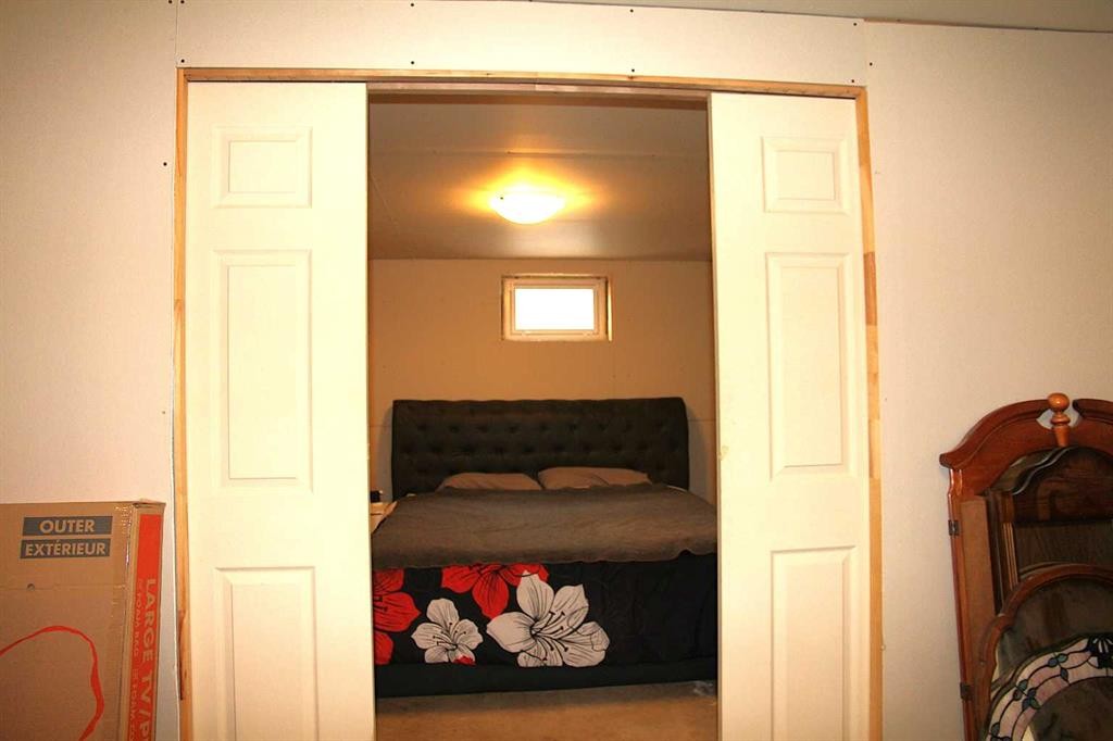 13 Railway Avenue, Marsden, SK - Indoor