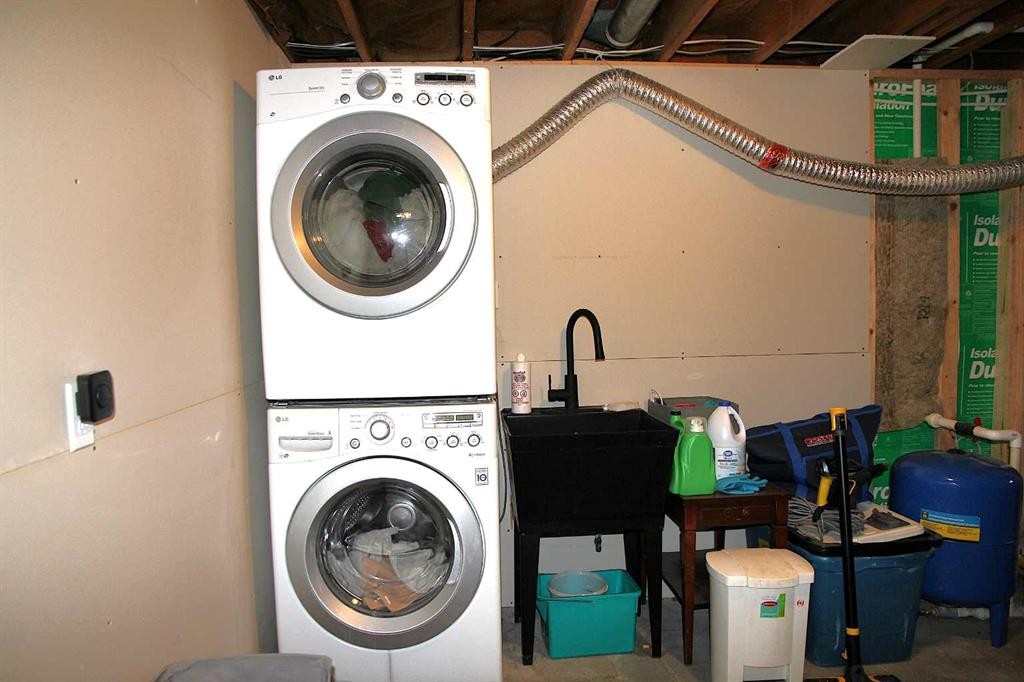 13 Railway Avenue, Marsden, SK - Indoor Photo Showing Laundry Room