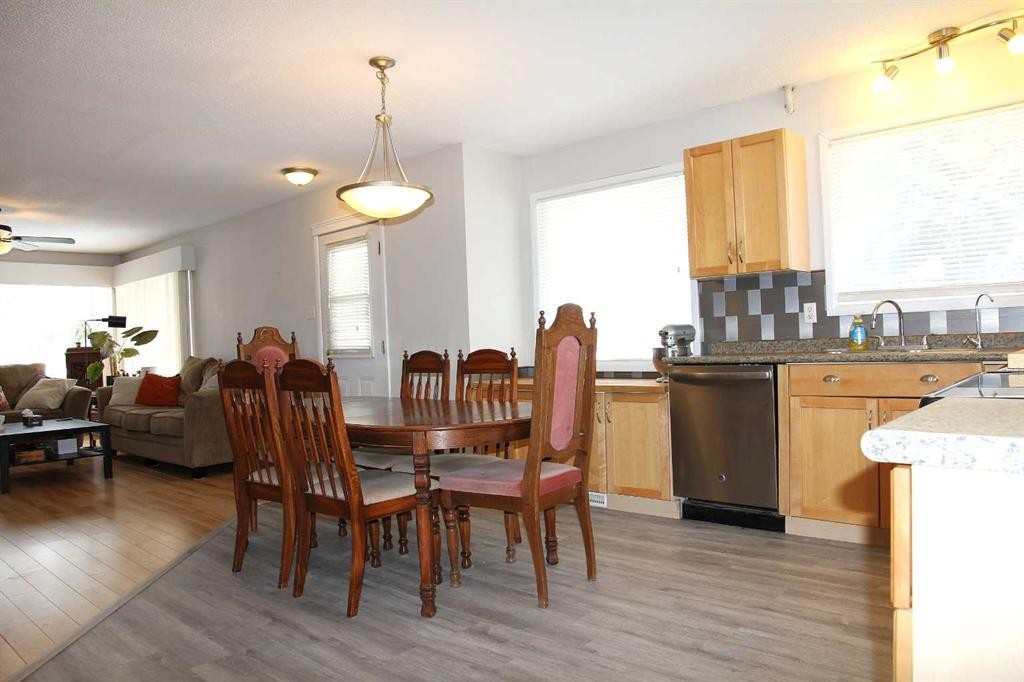 13 Railway Avenue, Marsden, SK - Indoor Photo Showing Dining Room