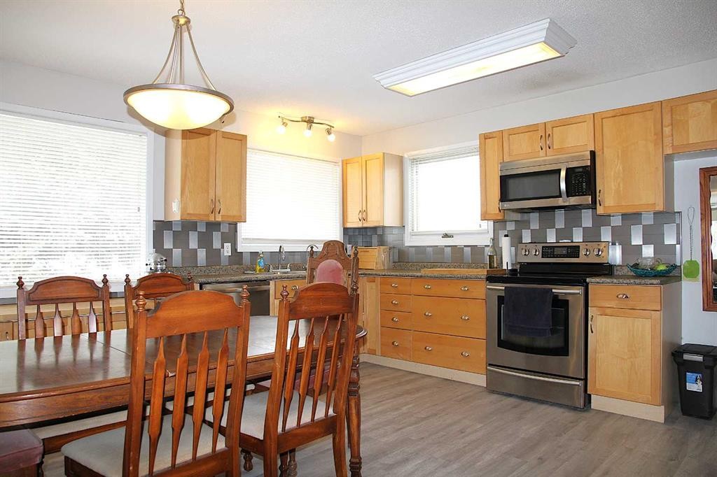 13 Railway Avenue, Marsden, SK - Indoor