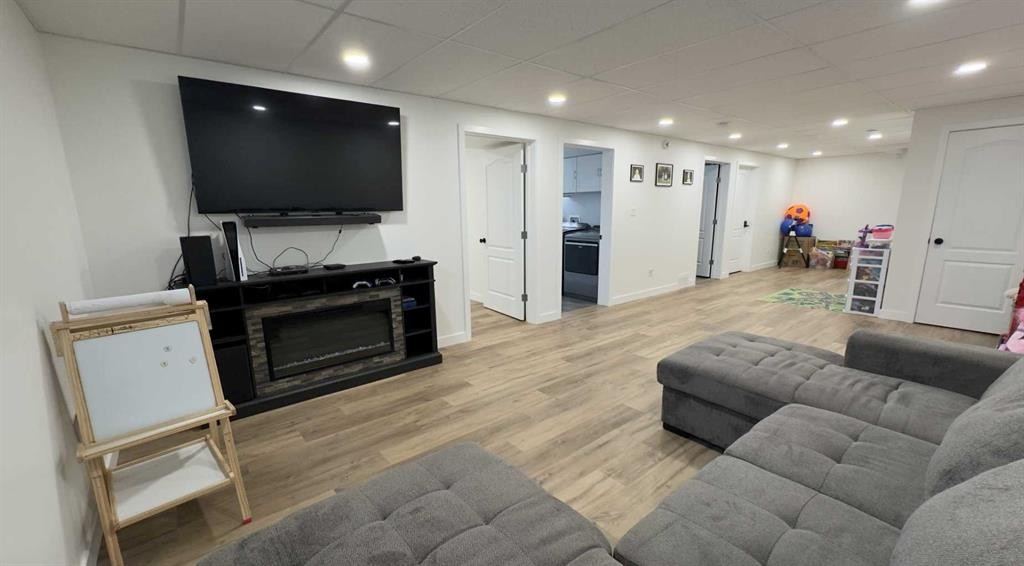 906 10 Avenue, Wainwright, AB - Indoor