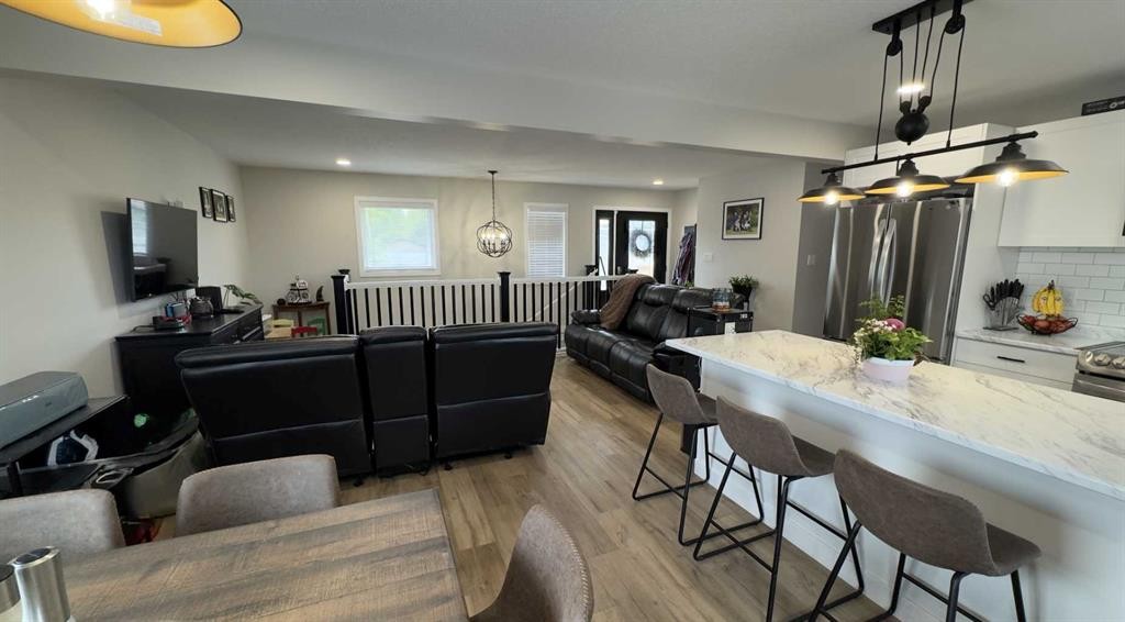 906 10 Avenue, Wainwright, AB - Indoor