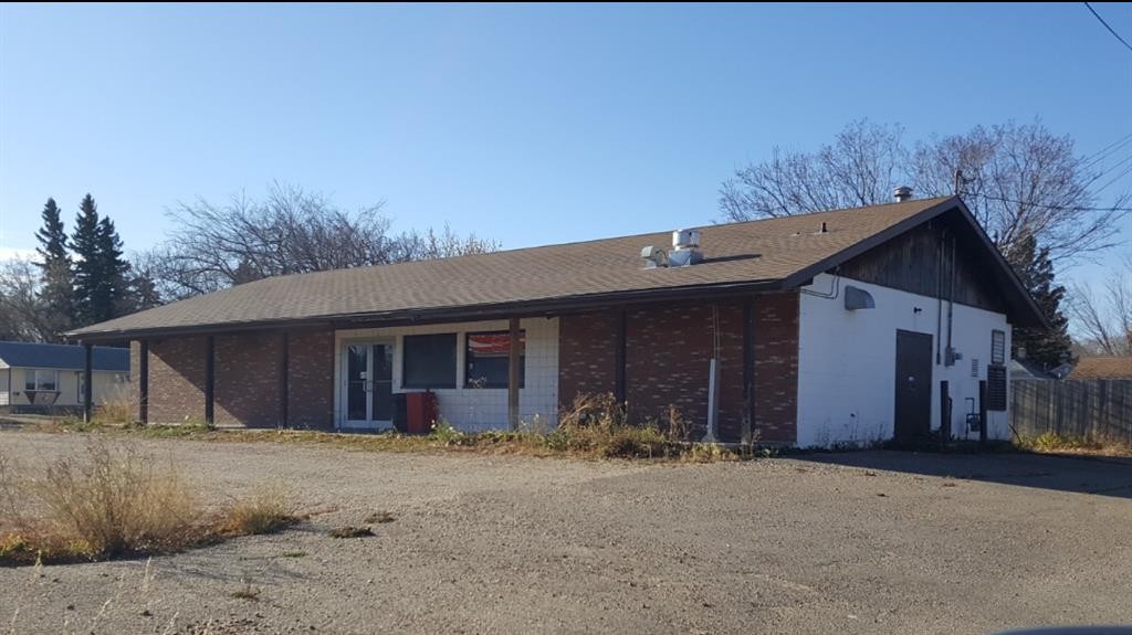 5502 50 Street, Lloydminster, AB