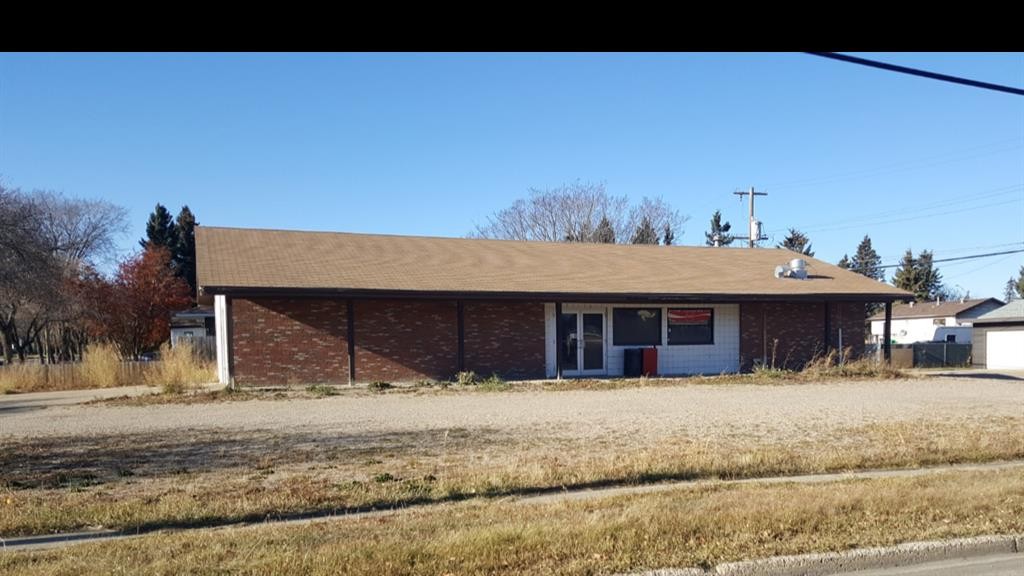5502 50 Street, Lloydminster, AB