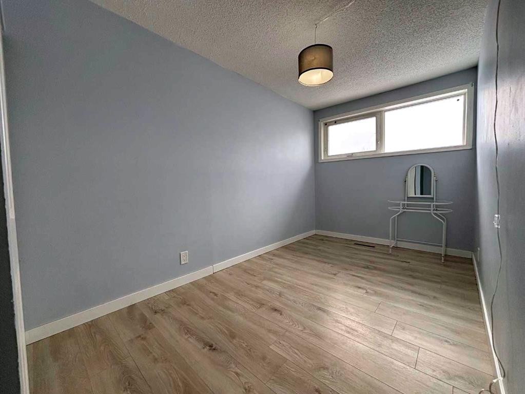 88-305 5 St., Wainwright, AB - Indoor Photo Showing Other Room