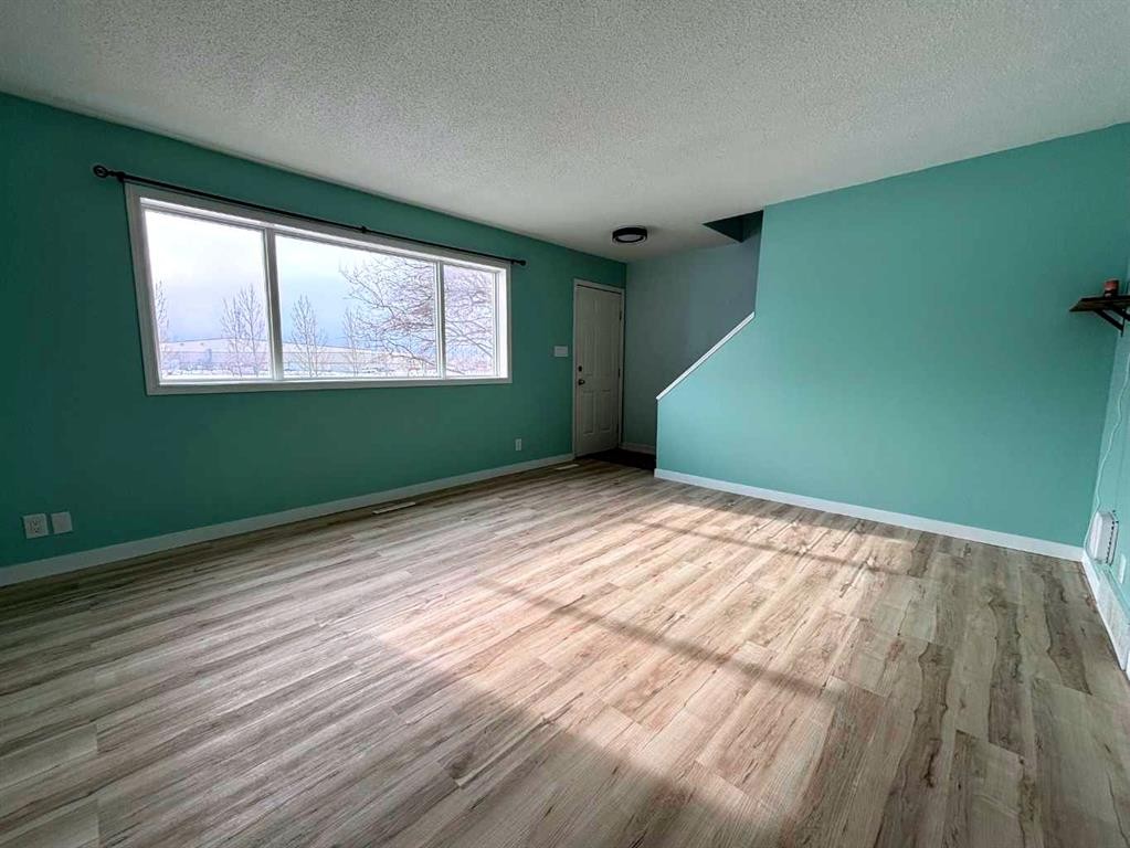 88-305 5 St., Wainwright, AB - Indoor Photo Showing Other Room
