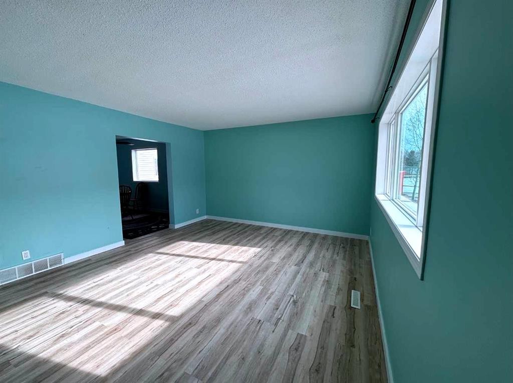 88-305 5 St., Wainwright, AB - Indoor Photo Showing Other Room