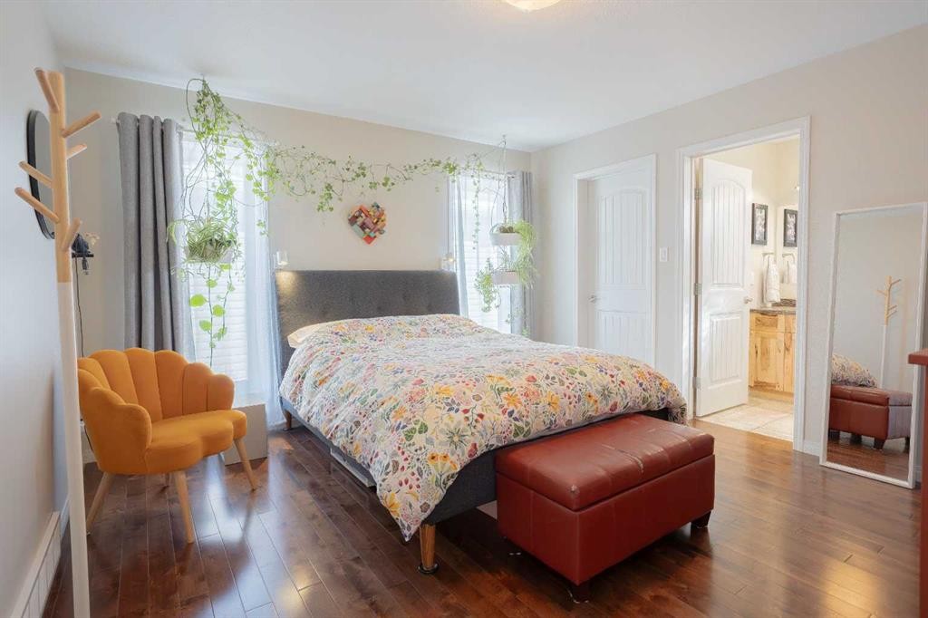 2413 7 Avenue, Wainwright, AB - Indoor Photo Showing Bedroom