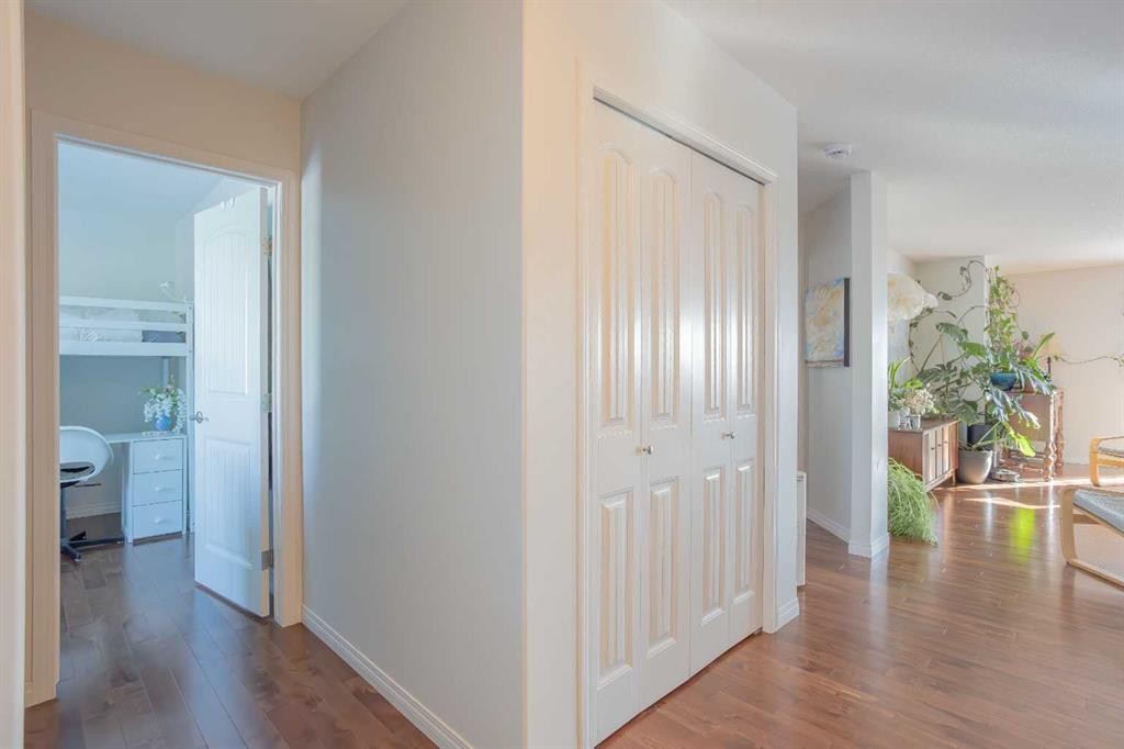 2413 7 Avenue, Wainwright, AB - Indoor Photo Showing Other Room