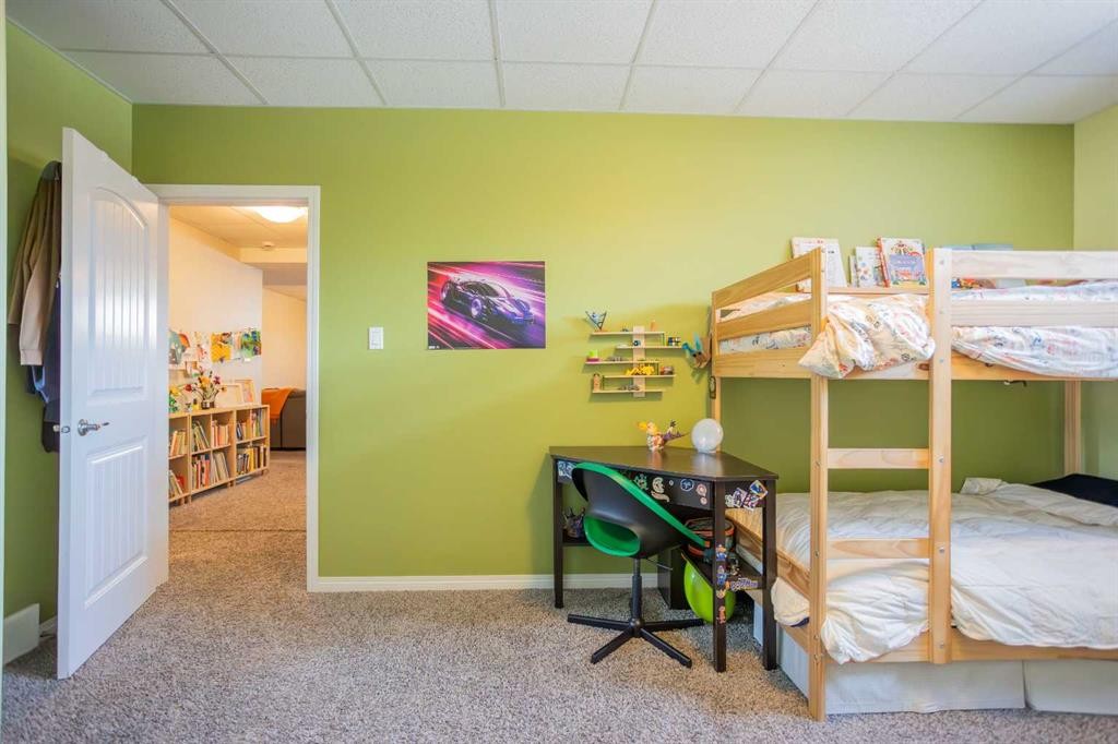 2413 7 Avenue, Wainwright, AB - Indoor Photo Showing Bedroom