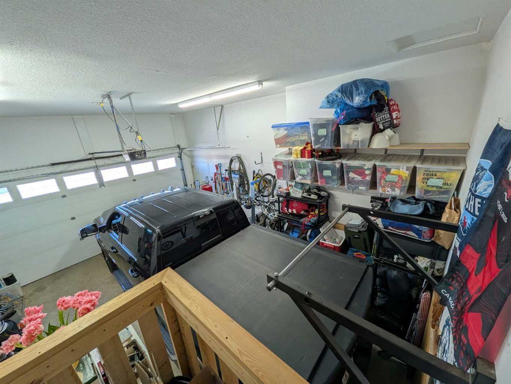 2413 7 Avenue, Wainwright, AB - Indoor Photo Showing Garage