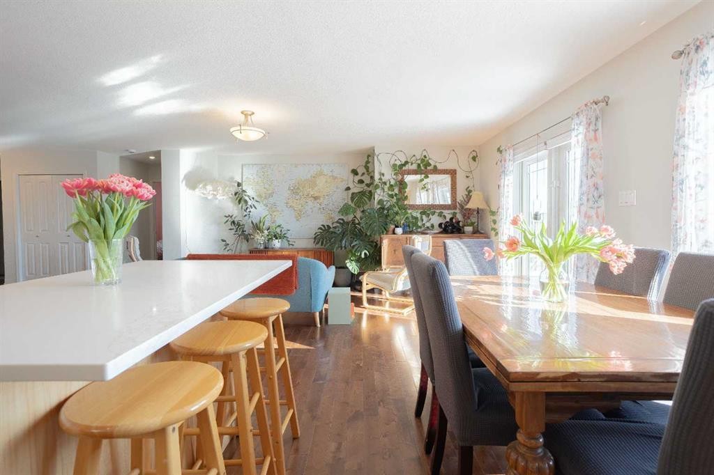 2413 7 Avenue, Wainwright, AB - Indoor Photo Showing Dining Room