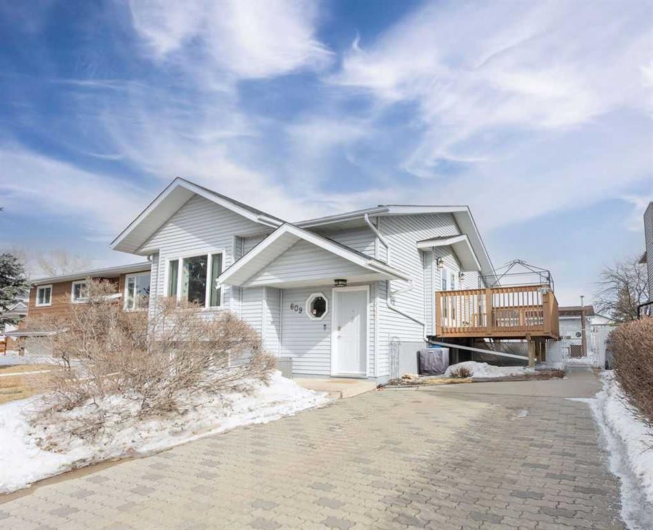609 22 Street, Wainwright, AB - Outdoor