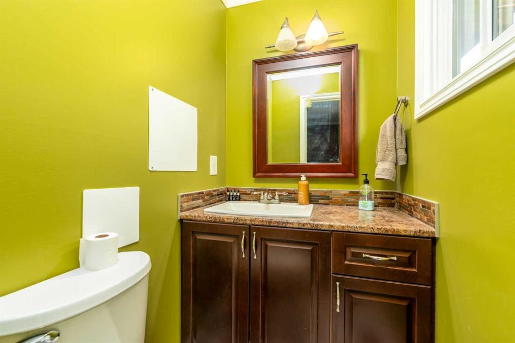 3410 54 Avenue, Lloydminster, AB - Indoor Photo Showing Bathroom