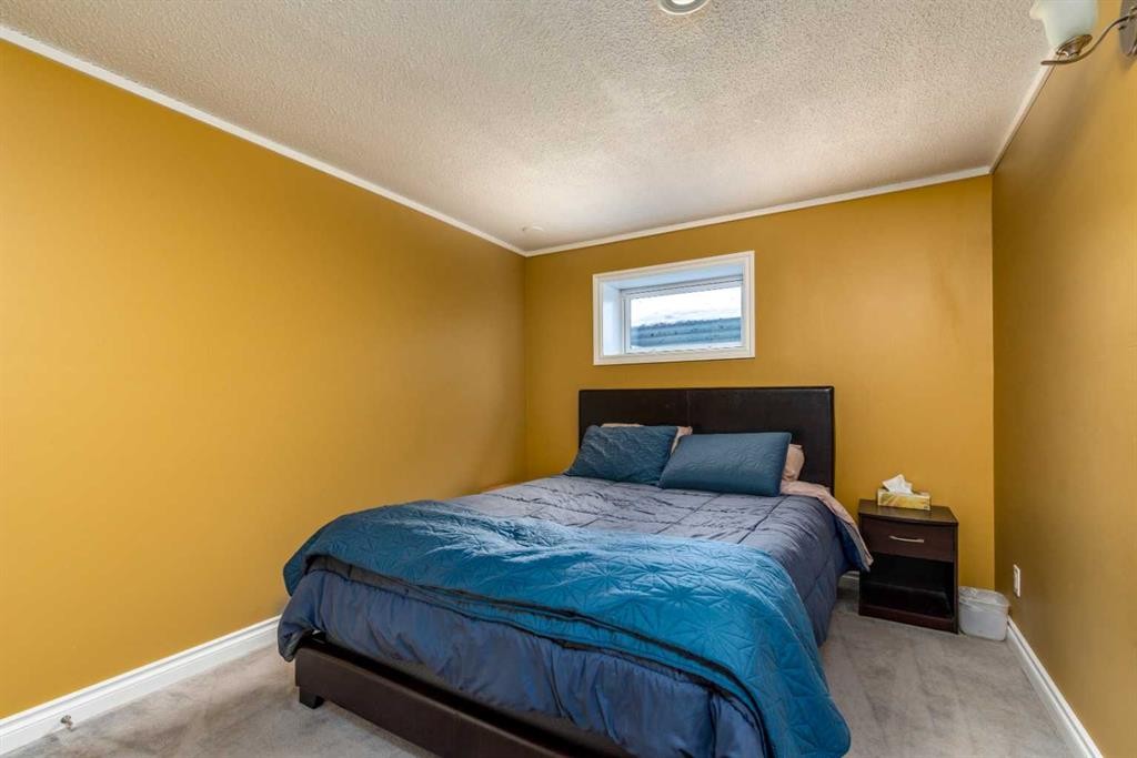 3410 54 Avenue, Lloydminster, AB - Indoor Photo Showing Bedroom