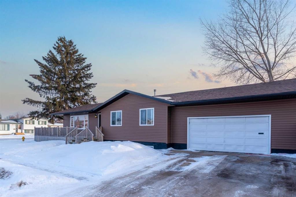 3410 54 Avenue, Lloydminster, AB - Outdoor