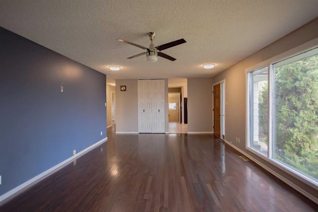 518 3 Street, Wainwright, AB - Indoor Photo Showing Other Room