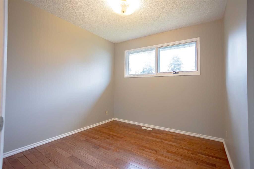 518 3 Street, Wainwright, AB - Indoor Photo Showing Other Room