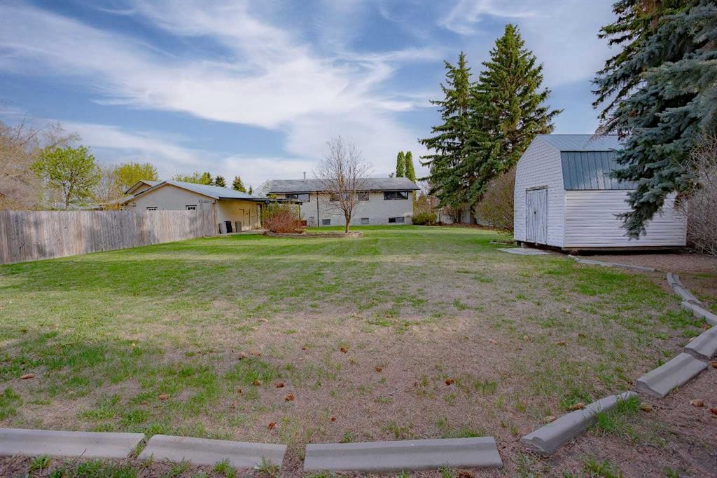 518 3 Street, Wainwright, AB - Outdoor