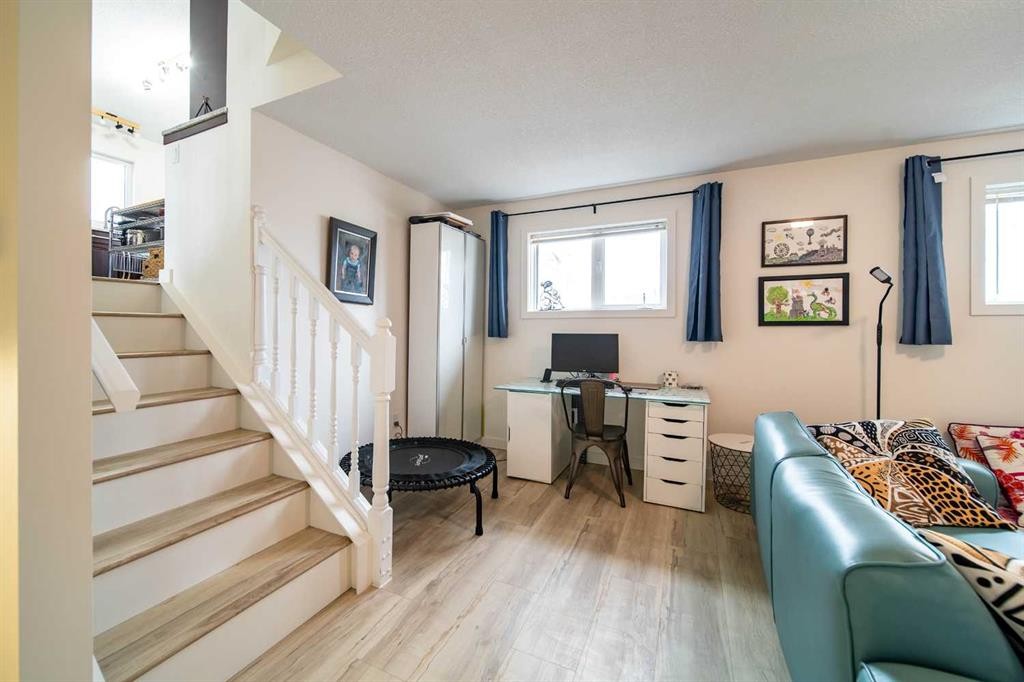 1021 20 Street Crescent, Wainwright, AB - Indoor