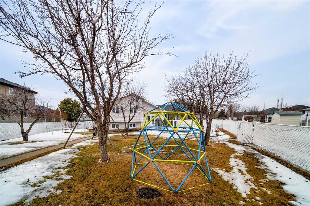 1021 20 Street Crescent, Wainwright, AB - Outdoor