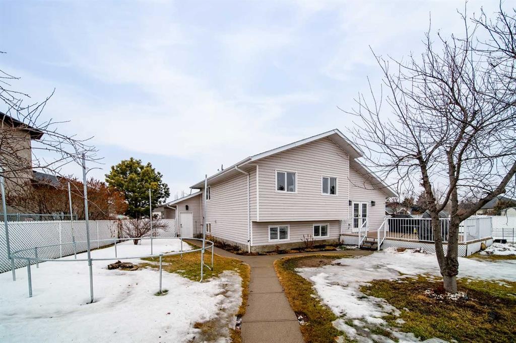 1021 20 Street Crescent, Wainwright, AB - Outdoor