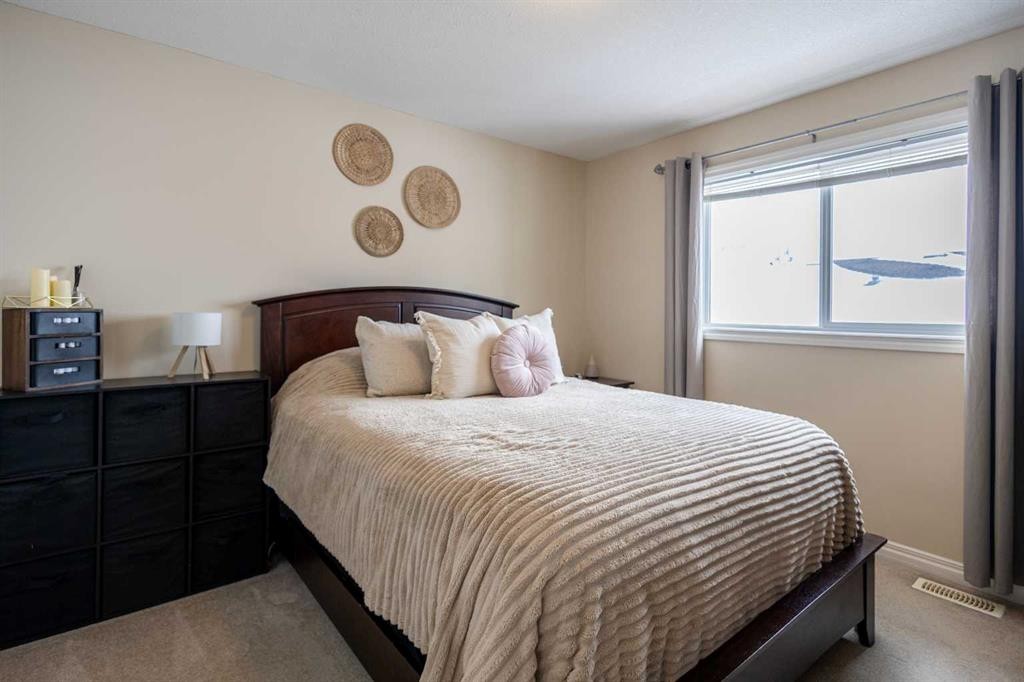 1-2602 11 Avenue, Wainwright, AB - Indoor Photo Showing Bedroom