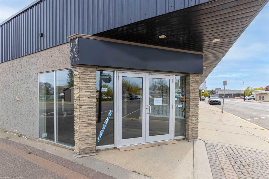 4813 49 Avenue, Lloydminster, SK