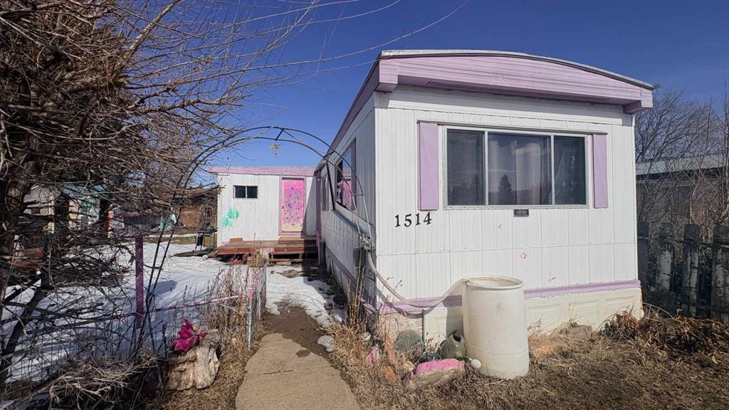 1514 7 Avenue, Wainwright, AB - Outdoor