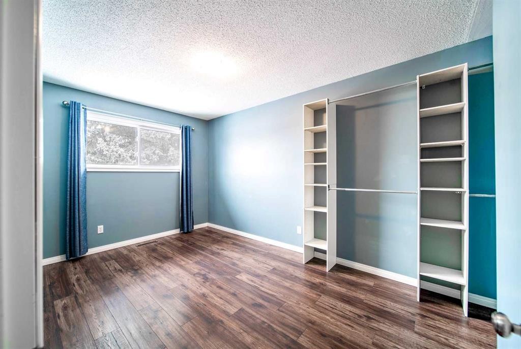 805 10 Avenue, Wainwright, AB - Indoor Photo Showing Other Room
