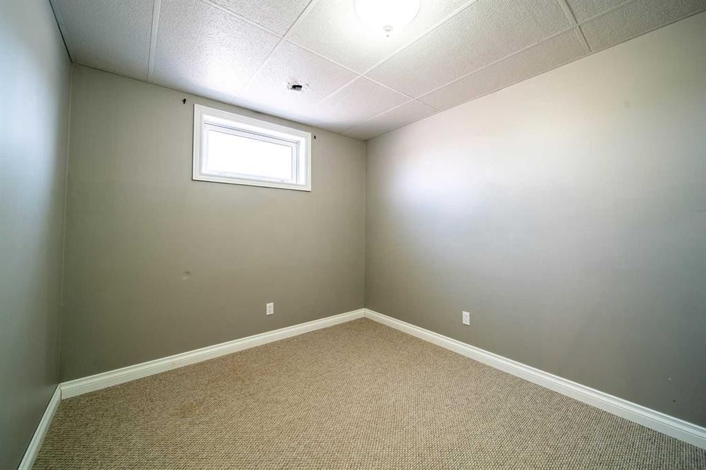805 10 Avenue, Wainwright, AB - Indoor Photo Showing Other Room