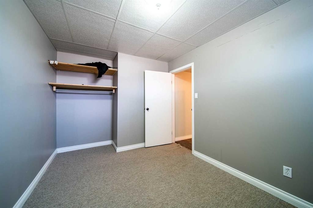 805 10 Avenue, Wainwright, AB - Indoor Photo Showing Other Room