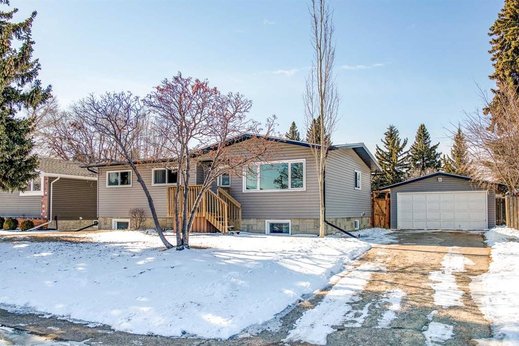 805 10 Avenue, Wainwright, AB - Outdoor