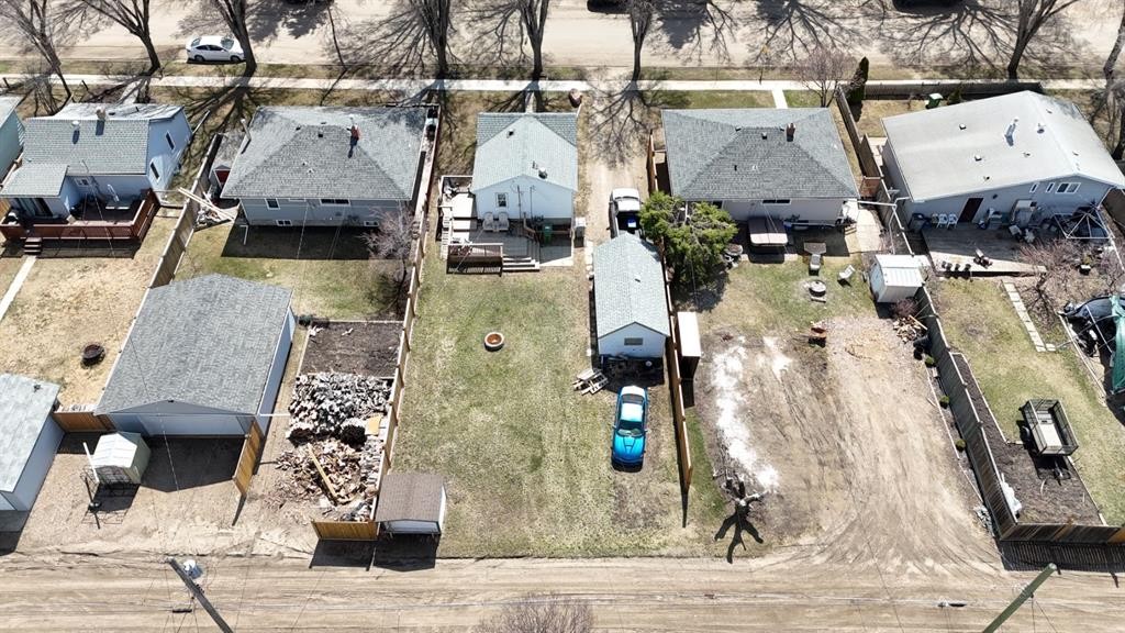 5014 55 Street, Lloydminster, AB - Outdoor