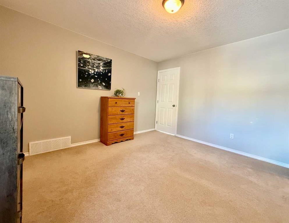 2837 12 Avenue, Wainwright, AB - Indoor