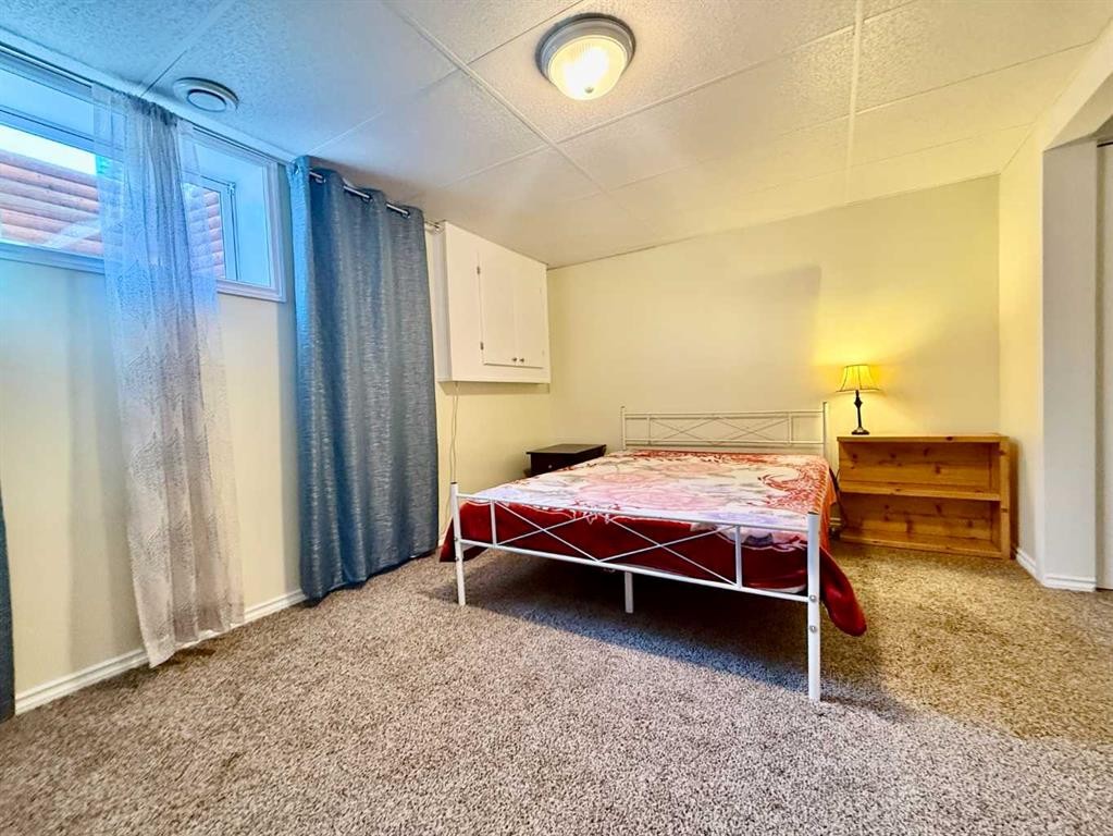 2837 12 Avenue, Wainwright, AB - Indoor Photo Showing Bedroom