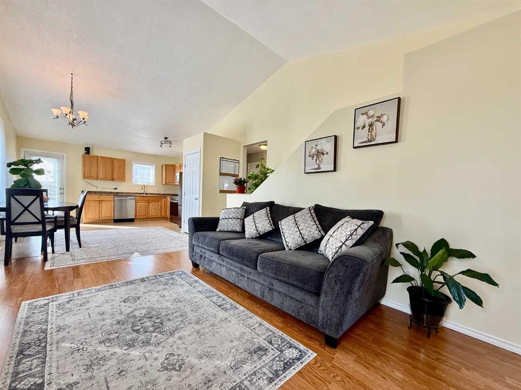 2837 12 Avenue, Wainwright, AB - Indoor Photo Showing Living Room