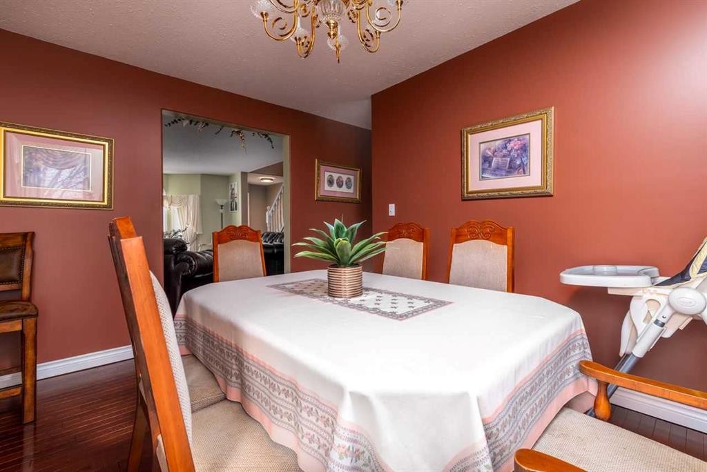 4002 60 Avenue, Lloydminster, AB - Indoor Photo Showing Dining Room