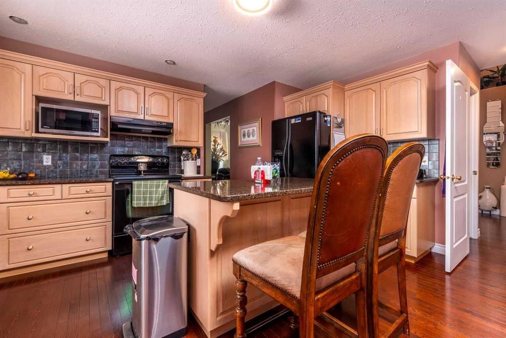 4002 60 Avenue, Lloydminster, AB - Indoor Photo Showing Kitchen