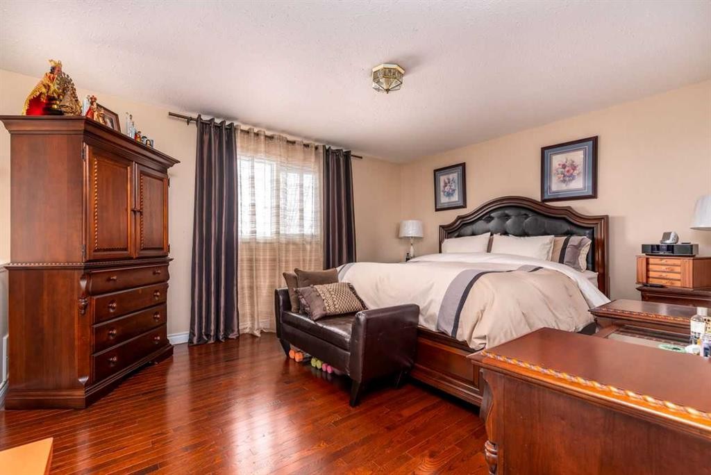 4002 60 Avenue, Lloydminster, AB - Indoor Photo Showing Bedroom