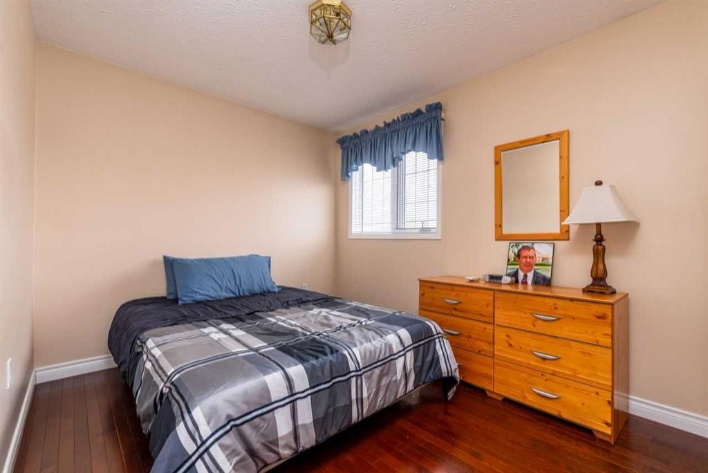 4002 60 Avenue, Lloydminster, AB - Indoor Photo Showing Bedroom