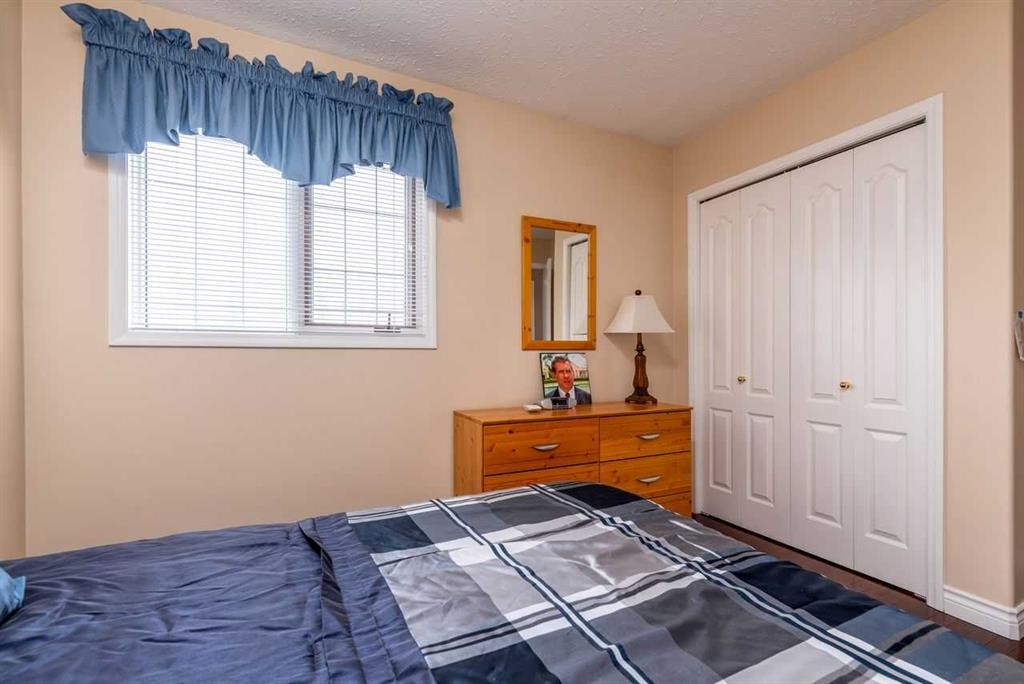 4002 60 Avenue, Lloydminster, AB - Indoor Photo Showing Bedroom